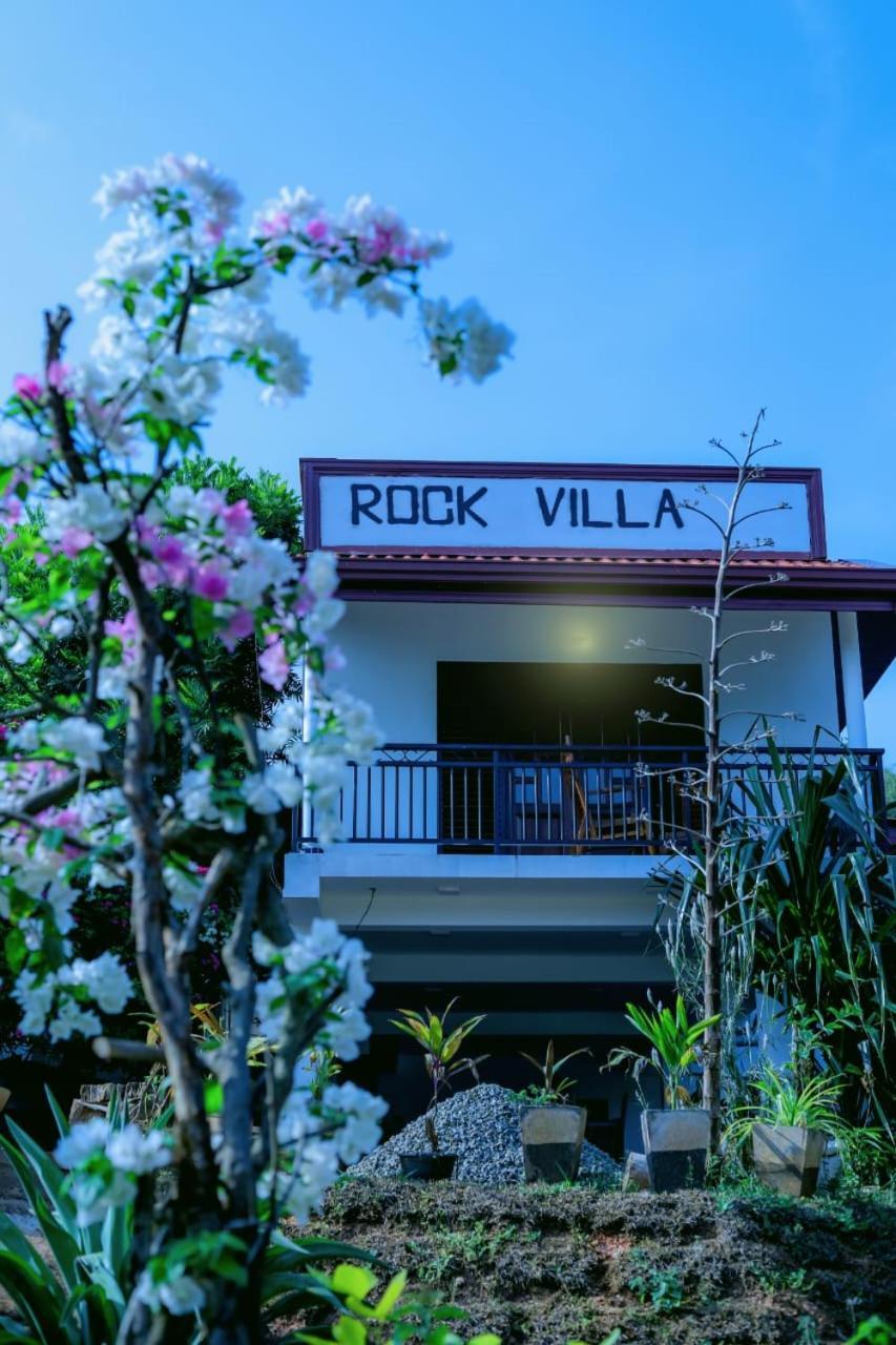 Rock Villa Relax City Resort Mihintale Exterior foto