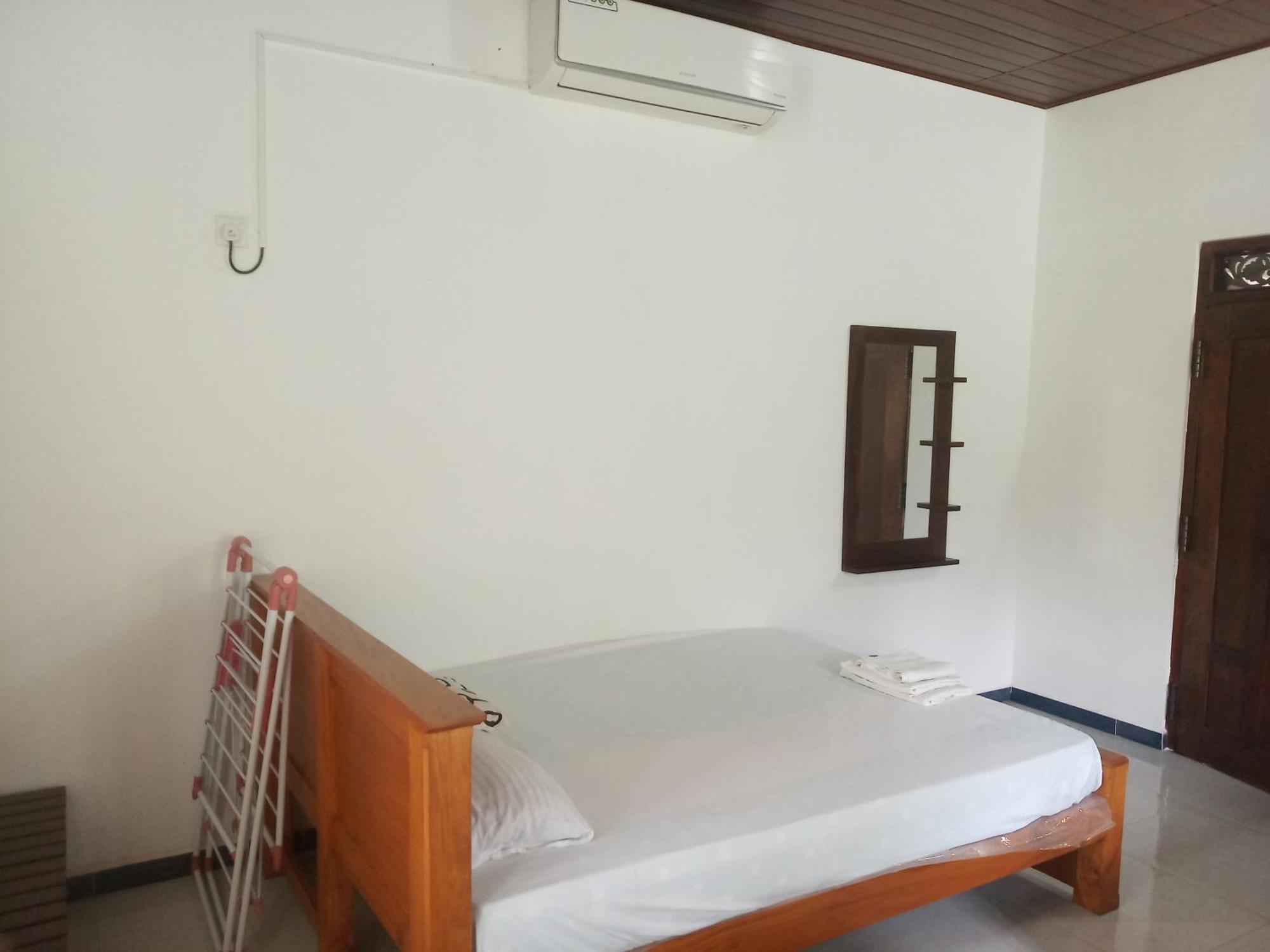 Rock Villa Relax City Resort Mihintale Habitación foto